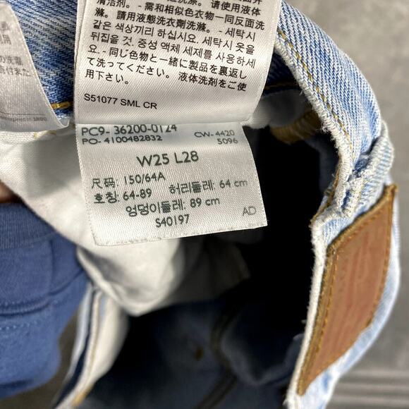 Levi's 501 Women's 25 x 28 Jeans Straight Leg Button Fly Light Wash - Picture 10 of 11